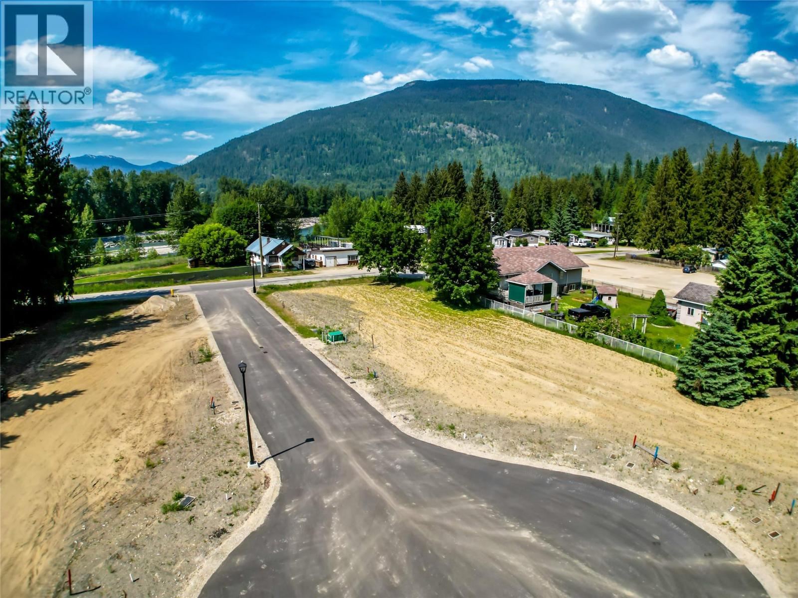 2-1445 Illecillewaet Road Lot# SL 1, Revelstoke