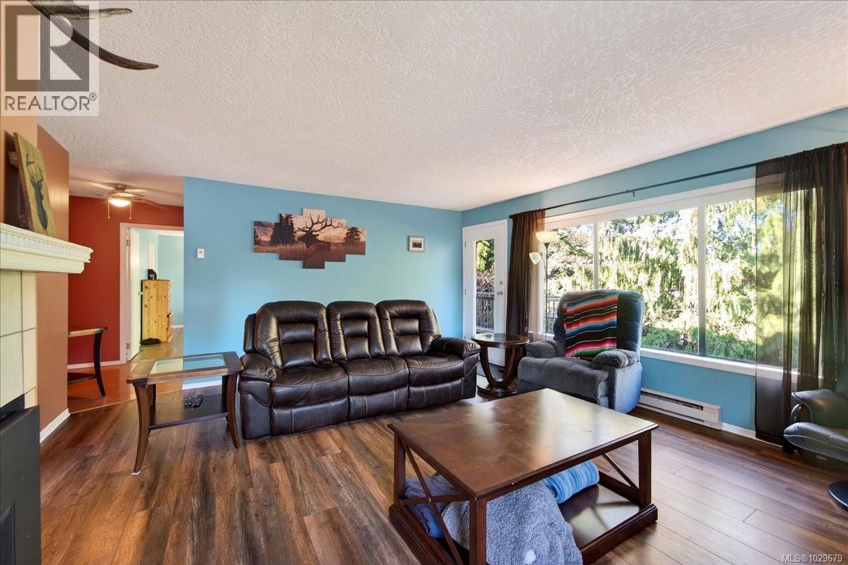 #9 639 KILDEW RD - 18