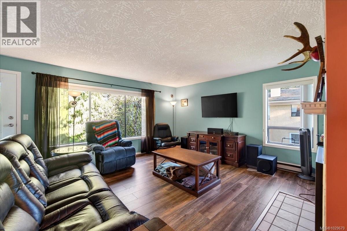 #9 639 KILDEW RD - 19