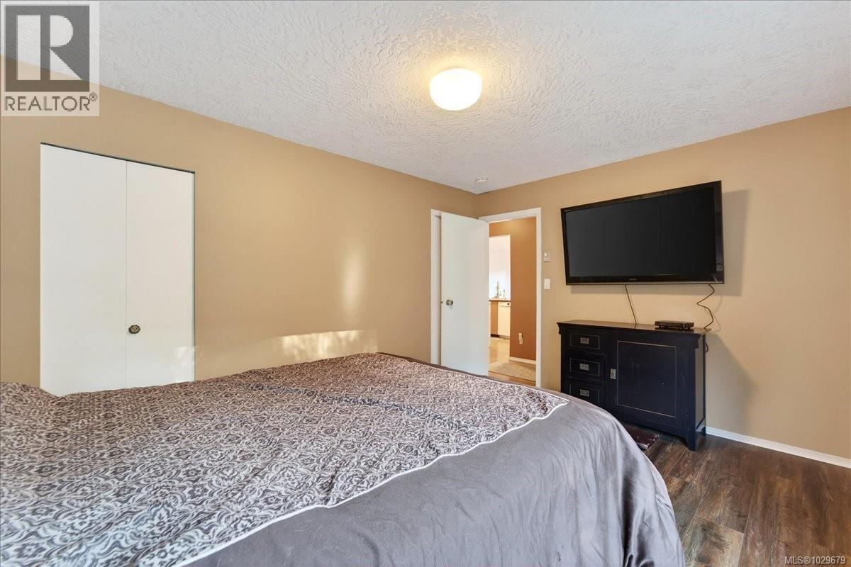 #9 639 KILDEW RD - 27