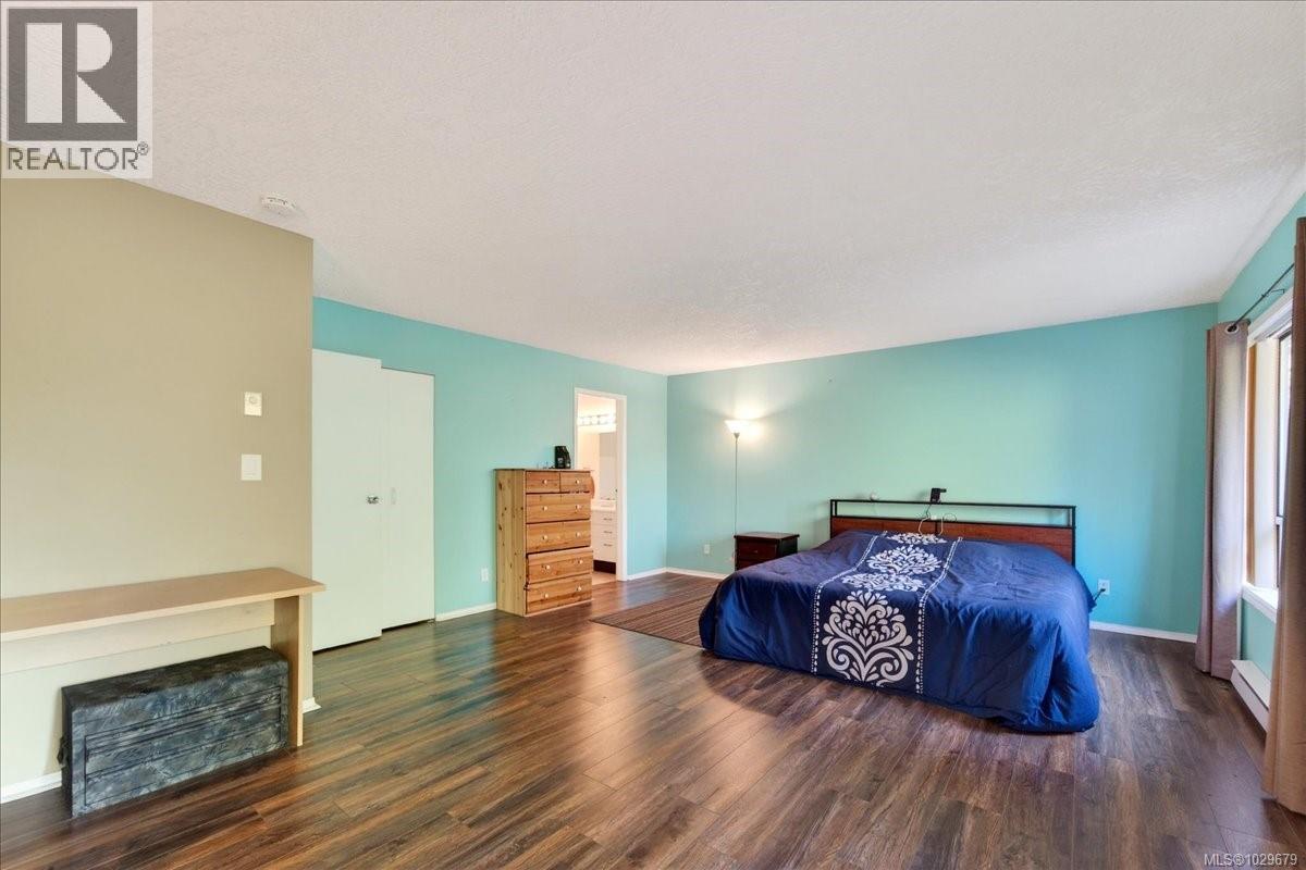 #9 639 KILDEW RD - 36