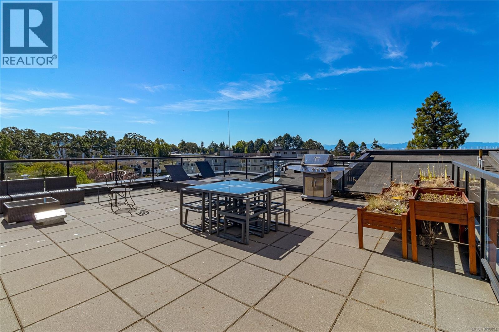 #402 1121 FORT ST - 10