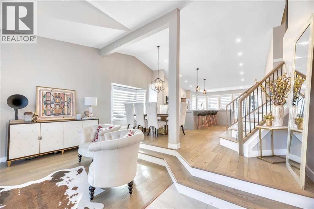 Single Family House for Sale in  SIGNAL HILL Circle SW Signal Hill Calgary 