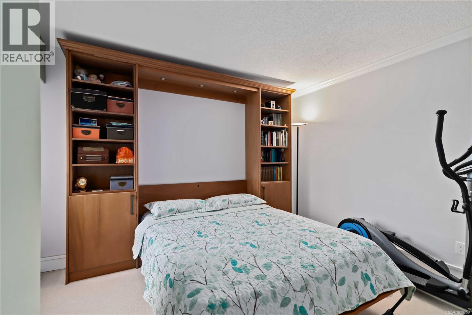 #501 2920 COOK ST - 34