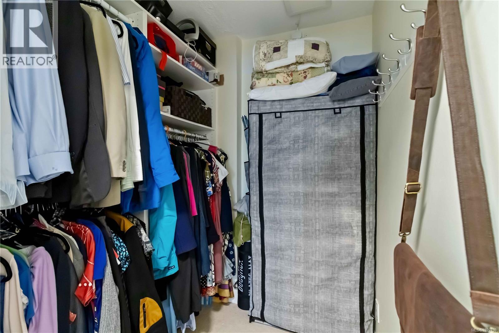 #501 2920 COOK ST - 29