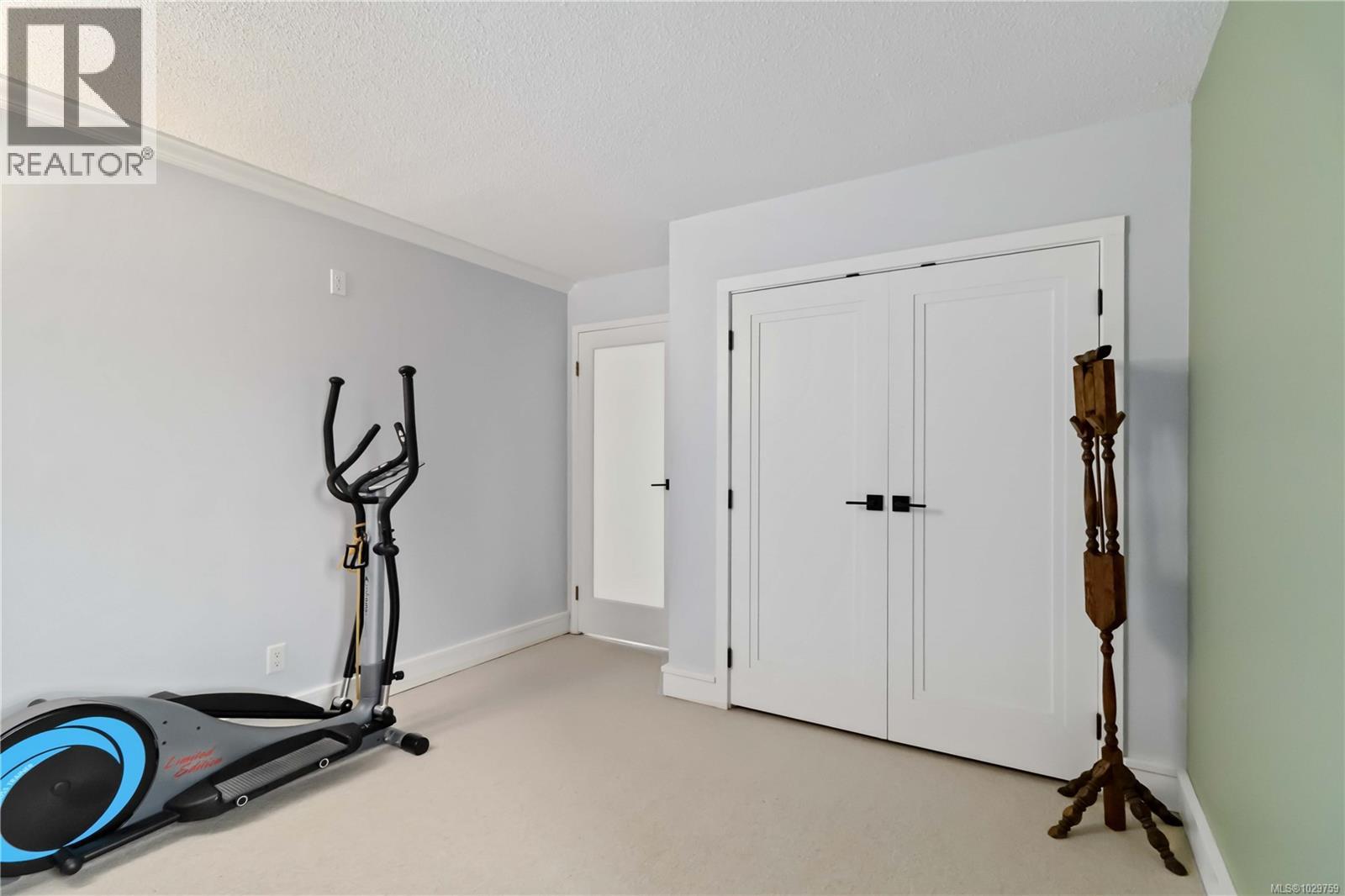 #501 2920 COOK ST - 37