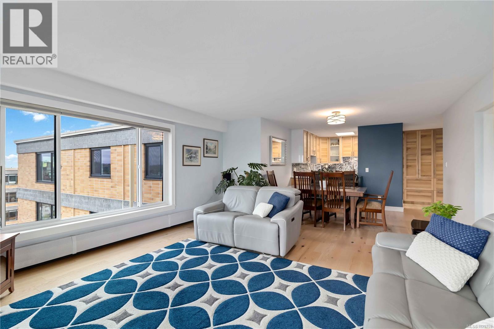 #501 2920 COOK ST - 9