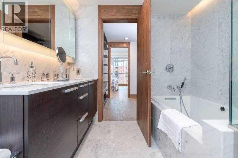 Single Family House for Sale in    Avenue SW Eau Claire Calgary 