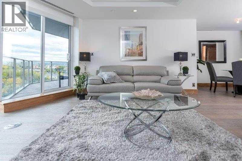 Single Family House for Sale in    Avenue SW Eau Claire Calgary 