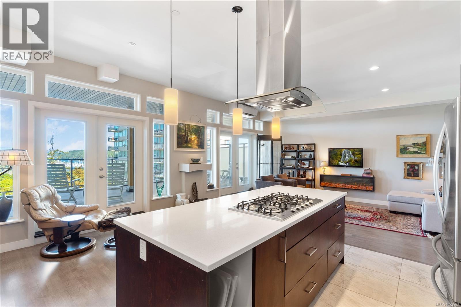 #403 10 CHAPEL ST - 12