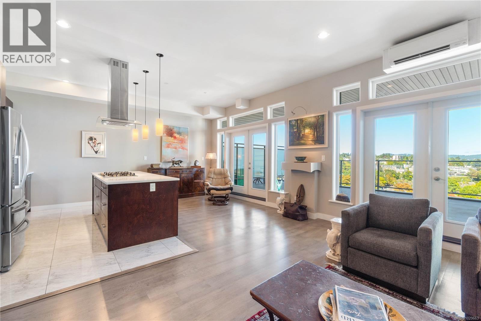 #403 10 CHAPEL ST - 4