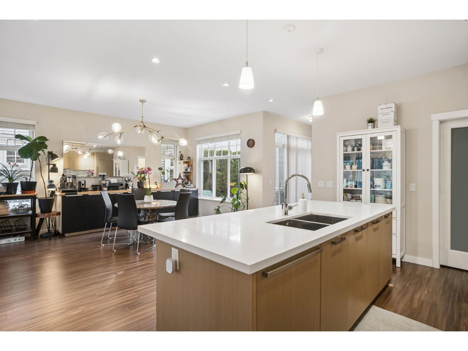 #75-10500 DELSOM Crescent, Delta