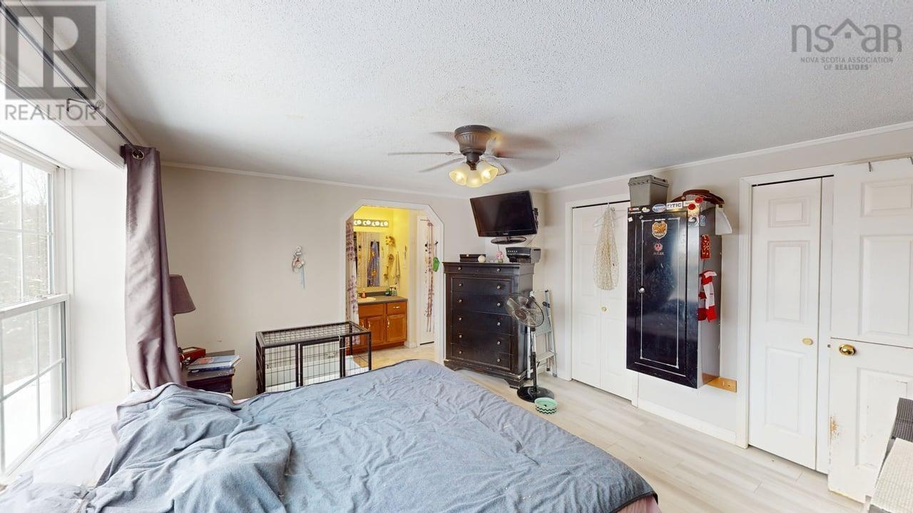 Property 7 of 20 of 2393 NS-337