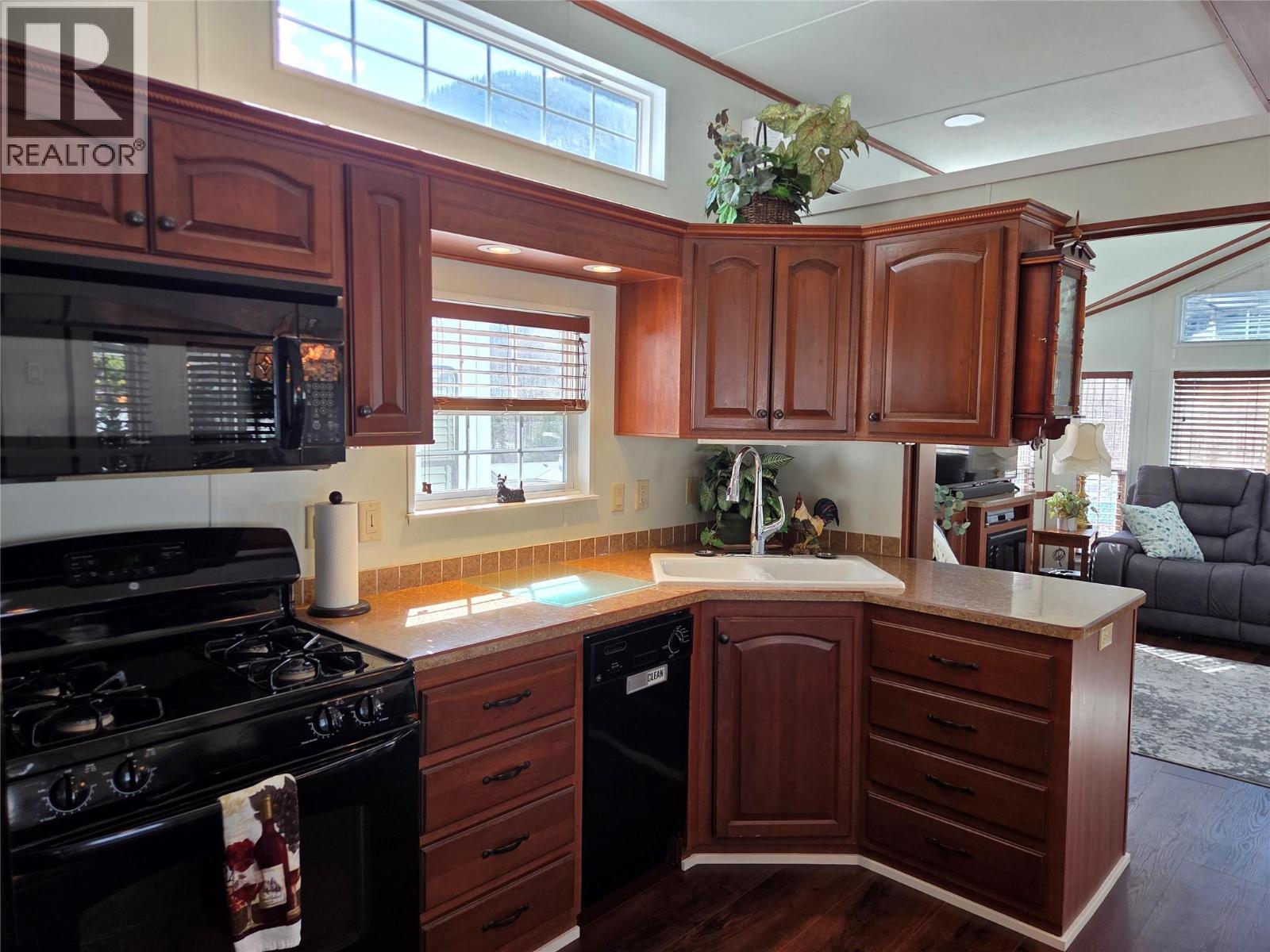 4354 Highway 3 Unit# 103, Keremeos