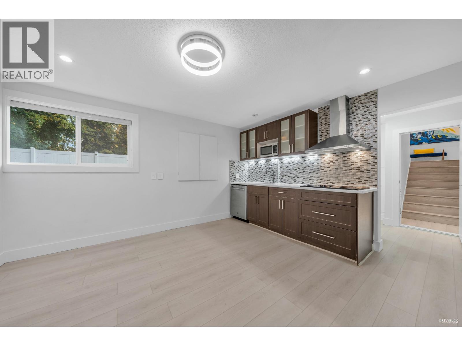 475 NEWLANDS ROAD, West Vancouver