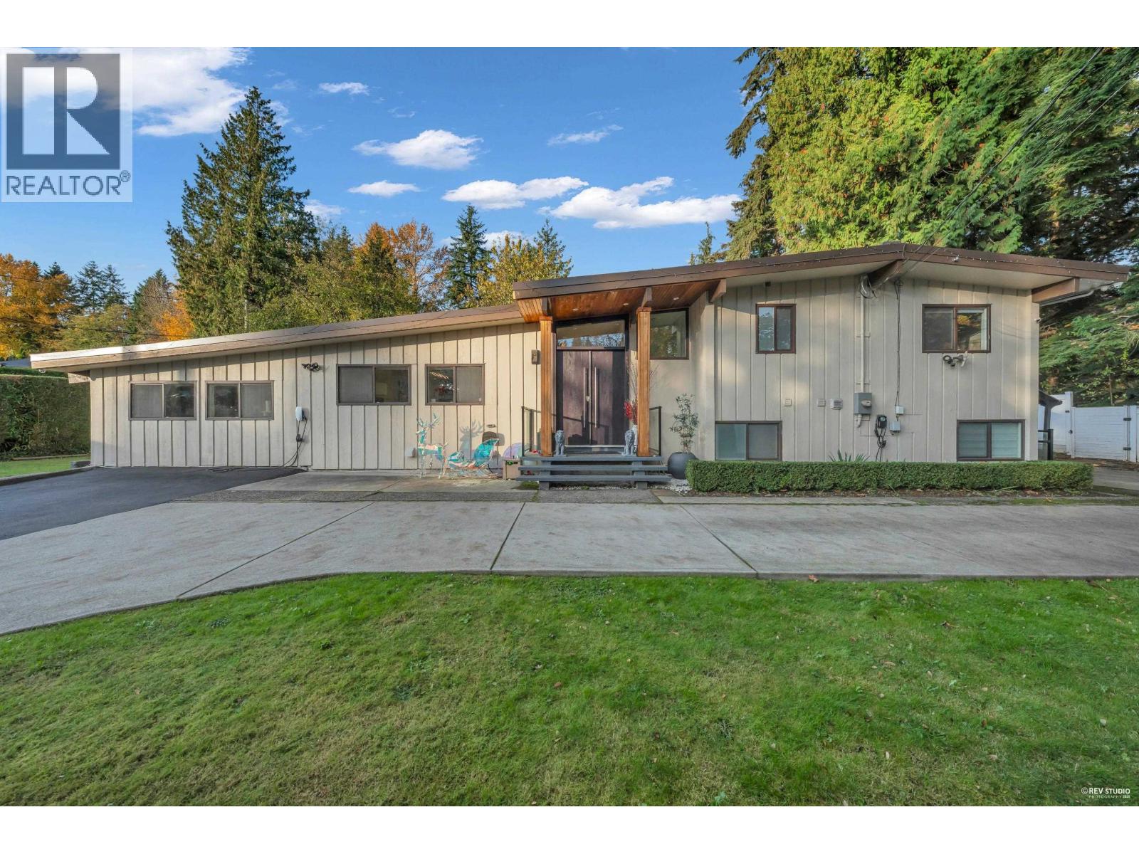 475 NEWLANDS ROAD, West Vancouver