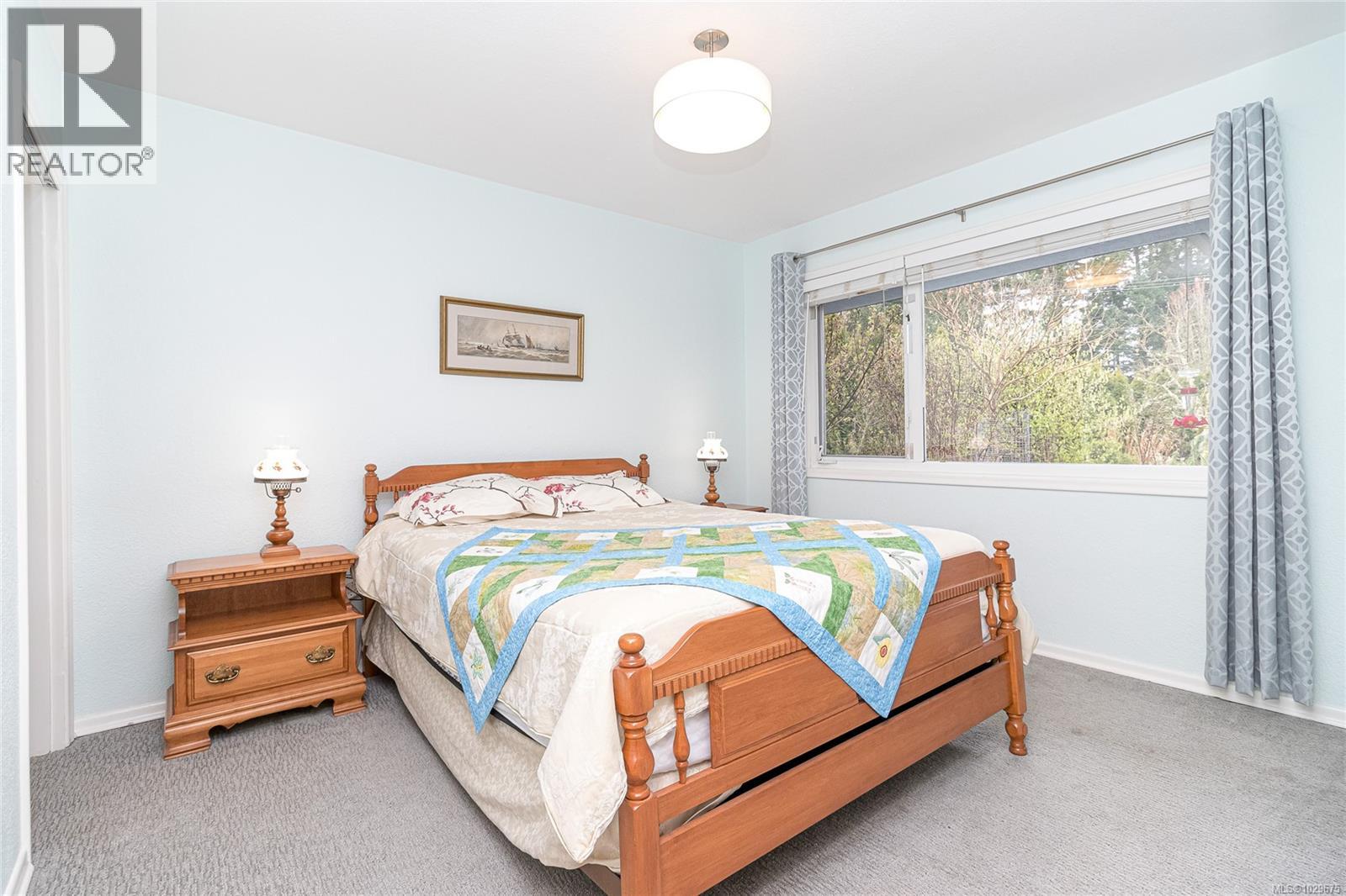 1052 CRAIGFLOWER RD - 25