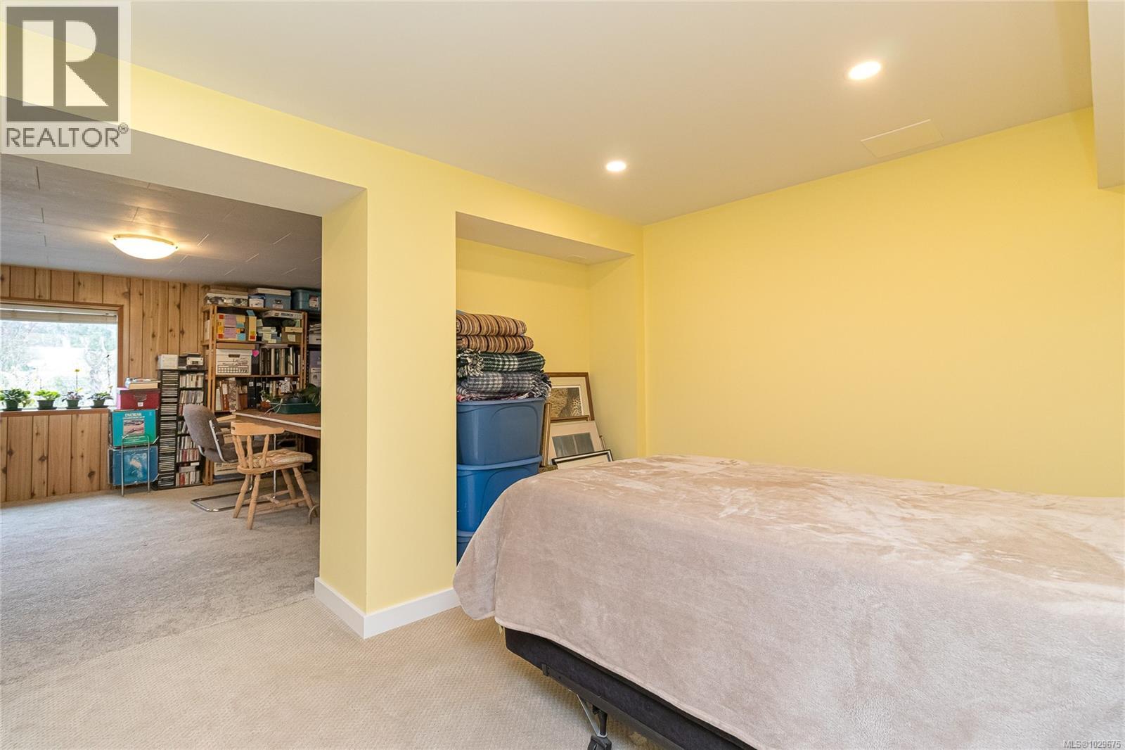 1052 CRAIGFLOWER RD - 29