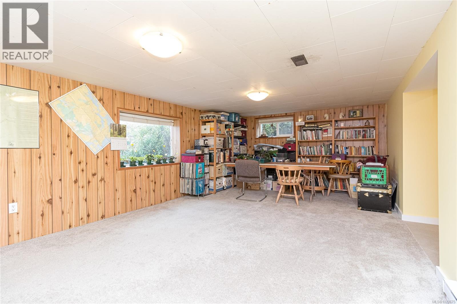 1052 CRAIGFLOWER RD - 30