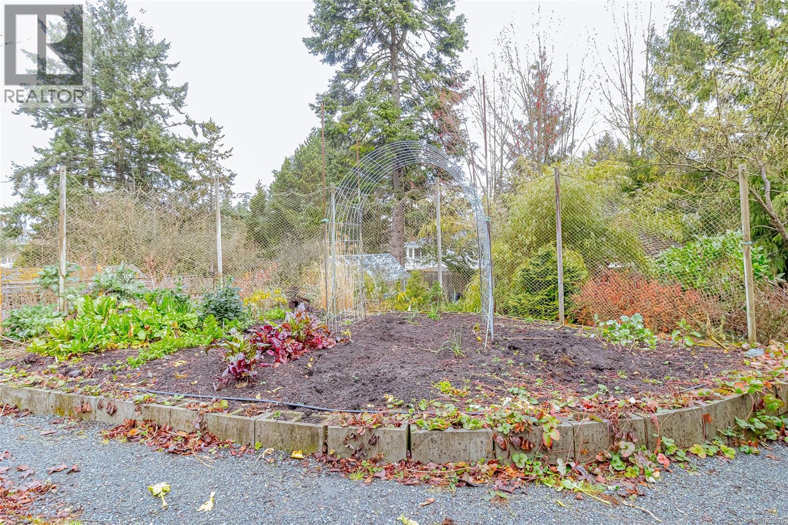 1052 CRAIGFLOWER RD - 48