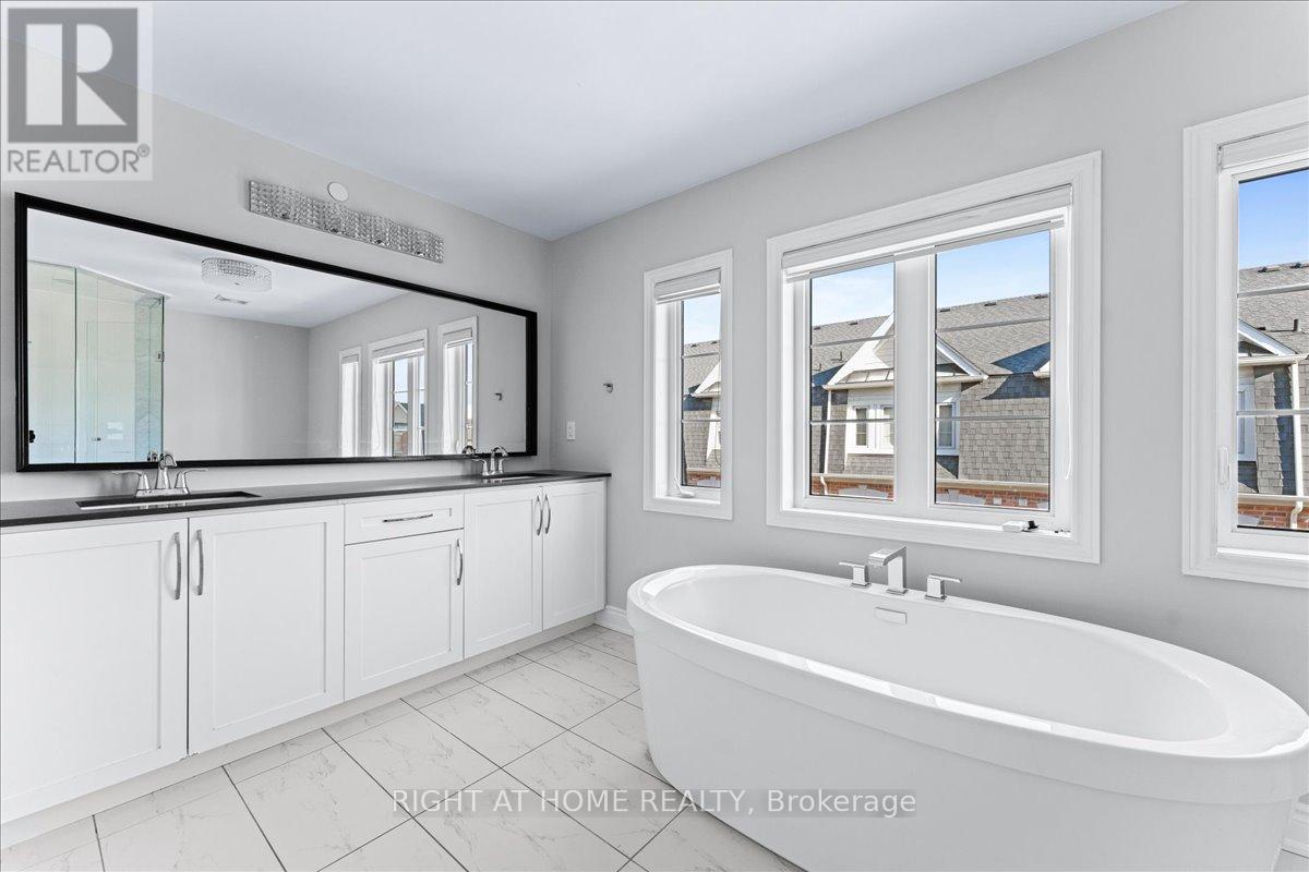 Single Family House for Sale in    MAJOR MACKENZIE DRIVE Vaughan (Patterson) 