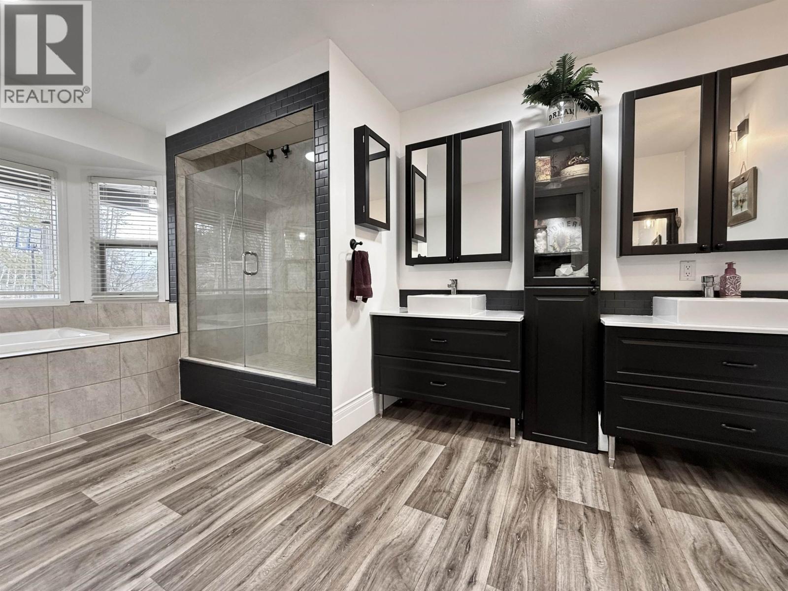 48 VALLEYVIEW ROAD - 22