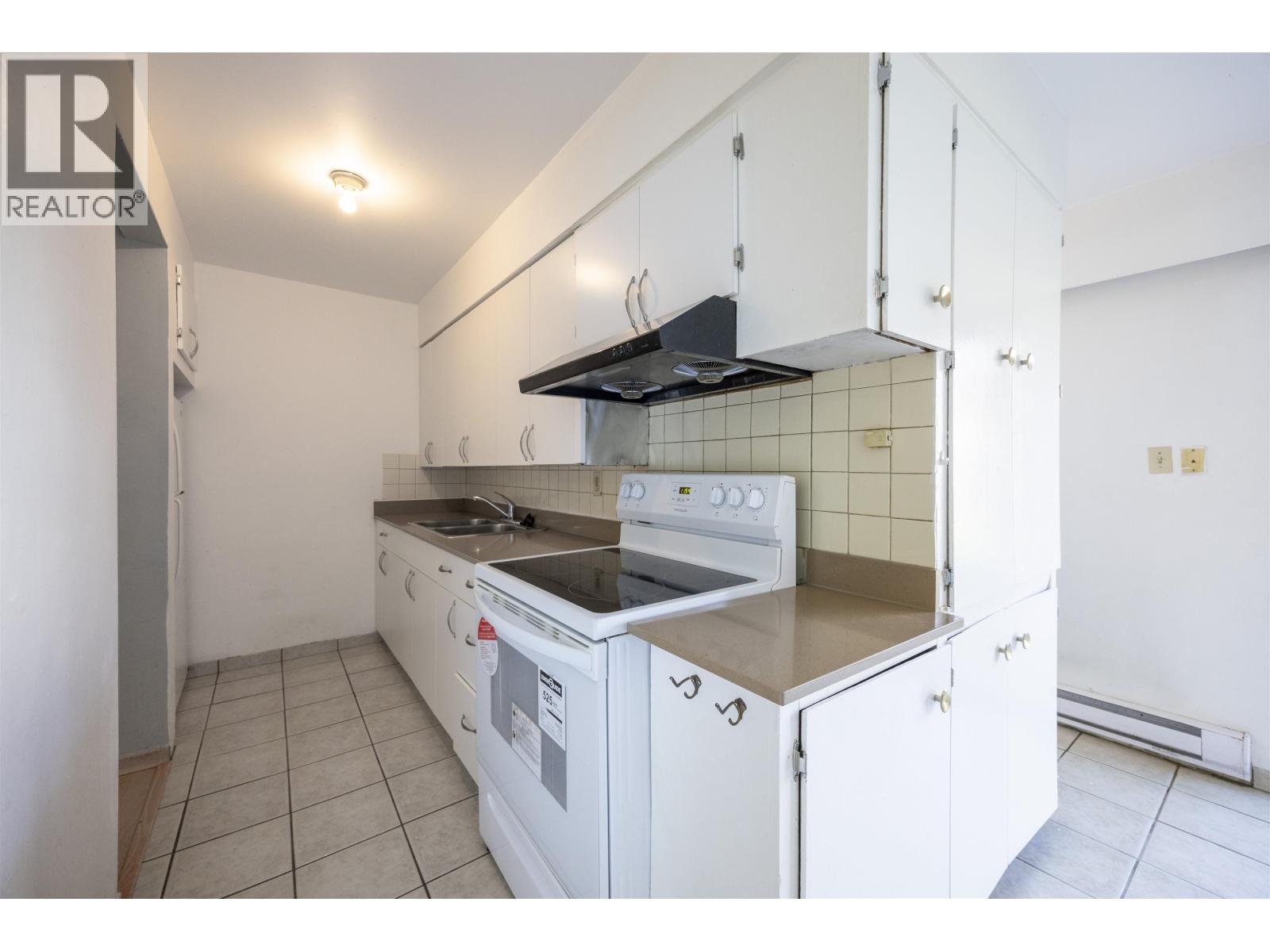 11493 SEABROOK Crescent, Richmond