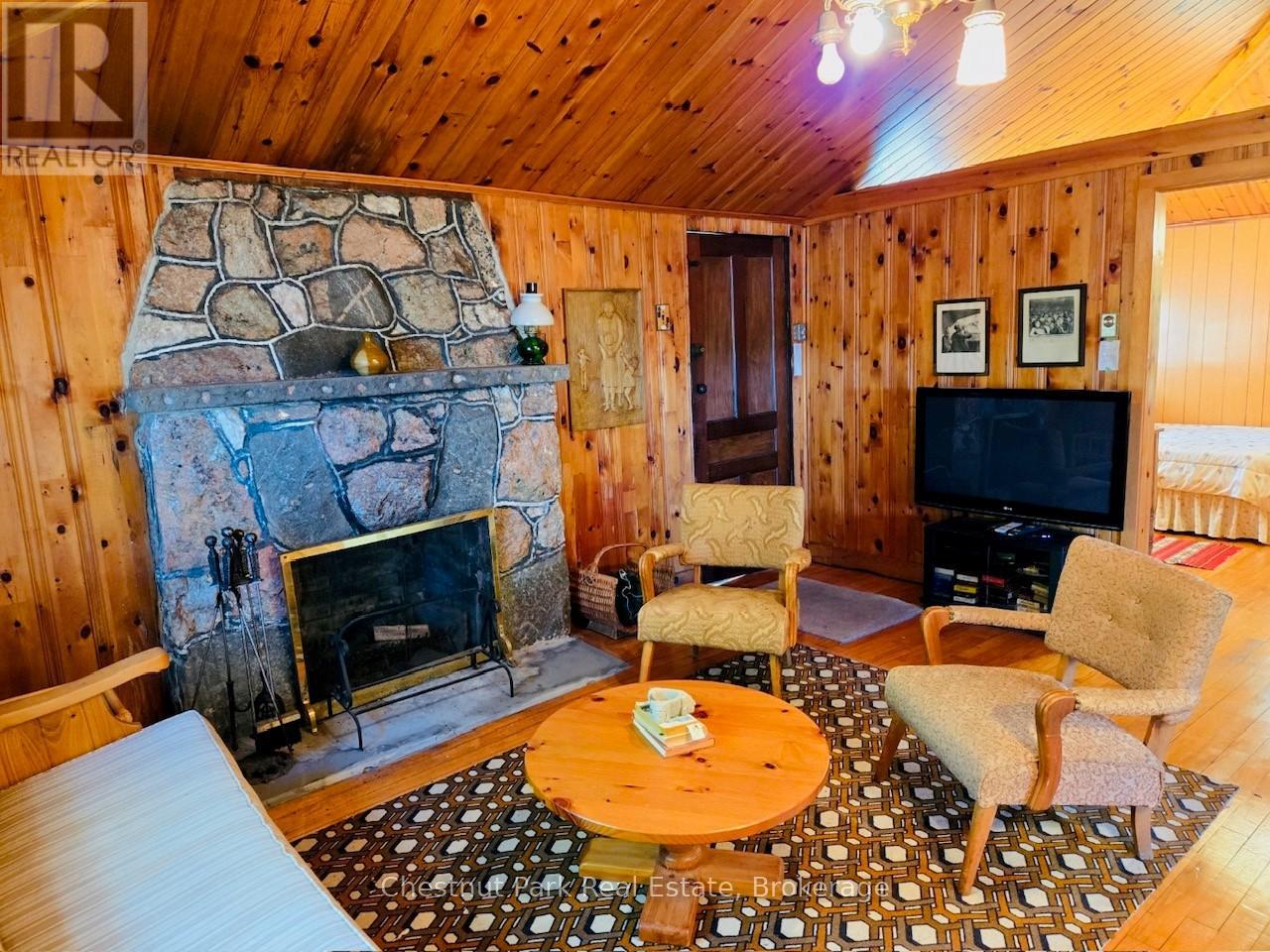 1 & 2 -1051 WIGWAM LODGE ROAD - 17