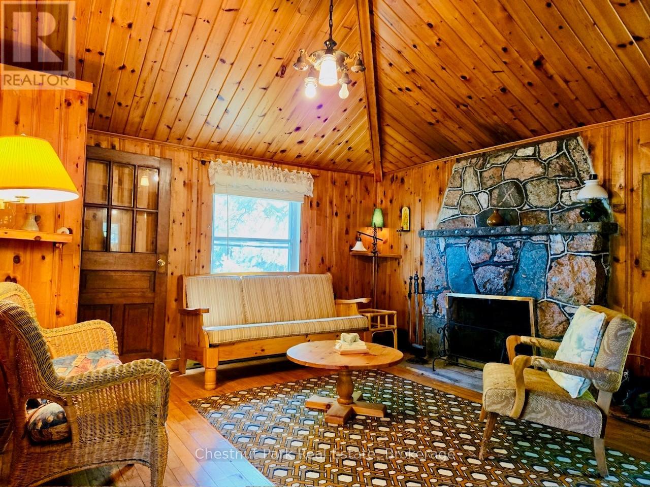 1 & 2 -1051 WIGWAM LODGE ROAD - 20