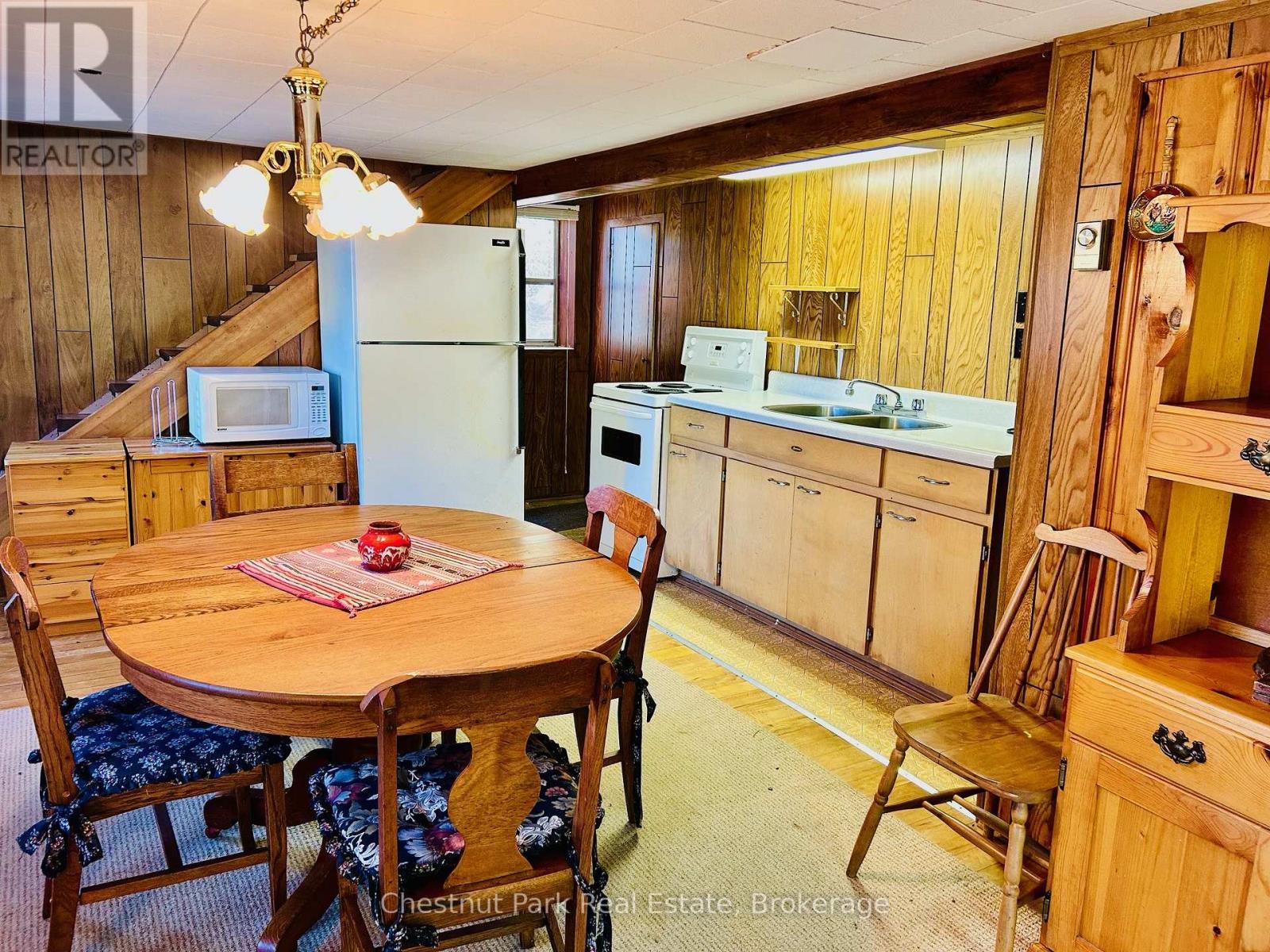 1 & 2 -1051 WIGWAM LODGE ROAD - 31