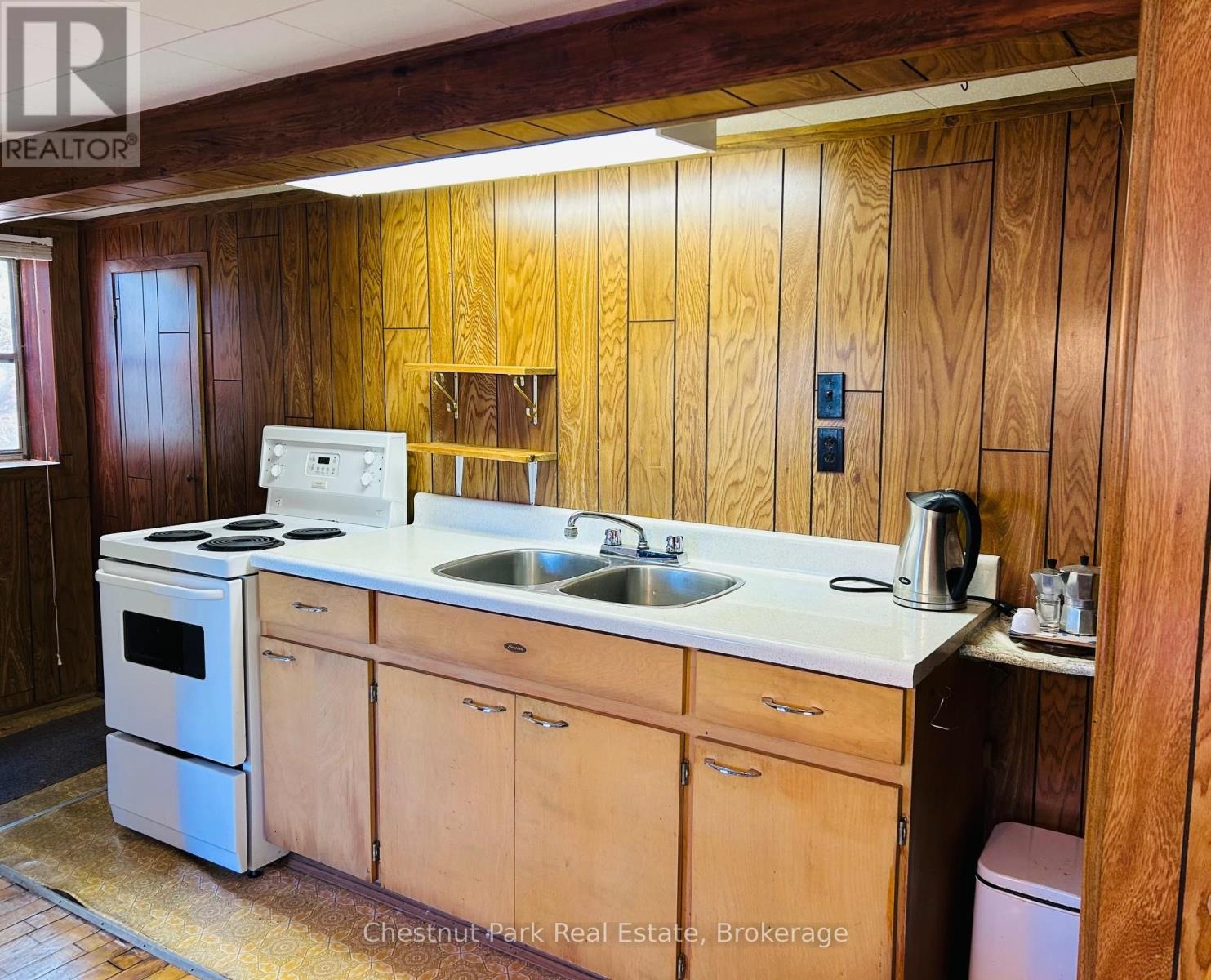 1 & 2 -1051 WIGWAM LODGE ROAD - 32