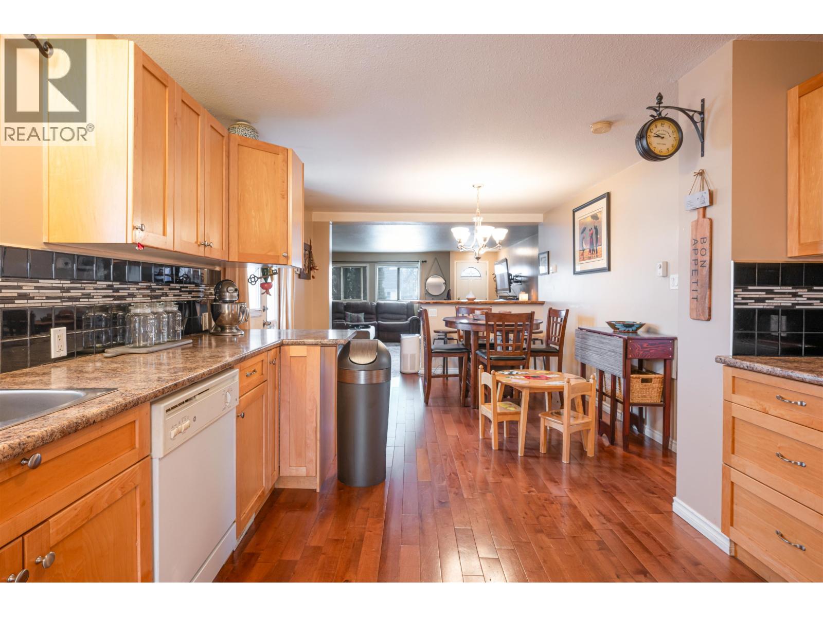 1728 MAPLE STREET - 6