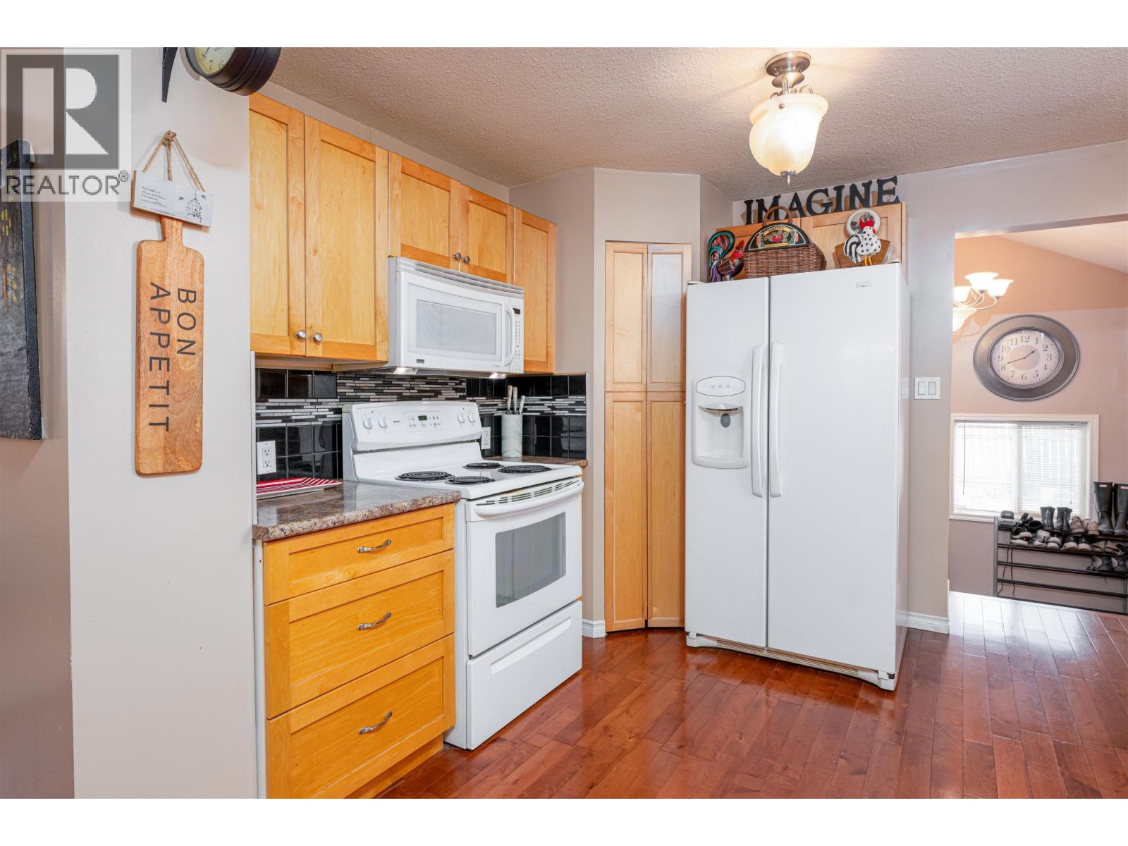 1728 MAPLE STREET - 9