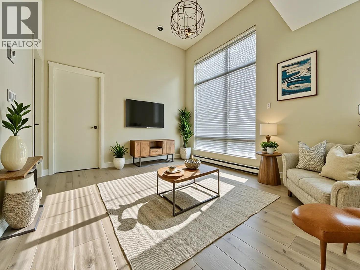 113 708 LEA Avenue - photo 2