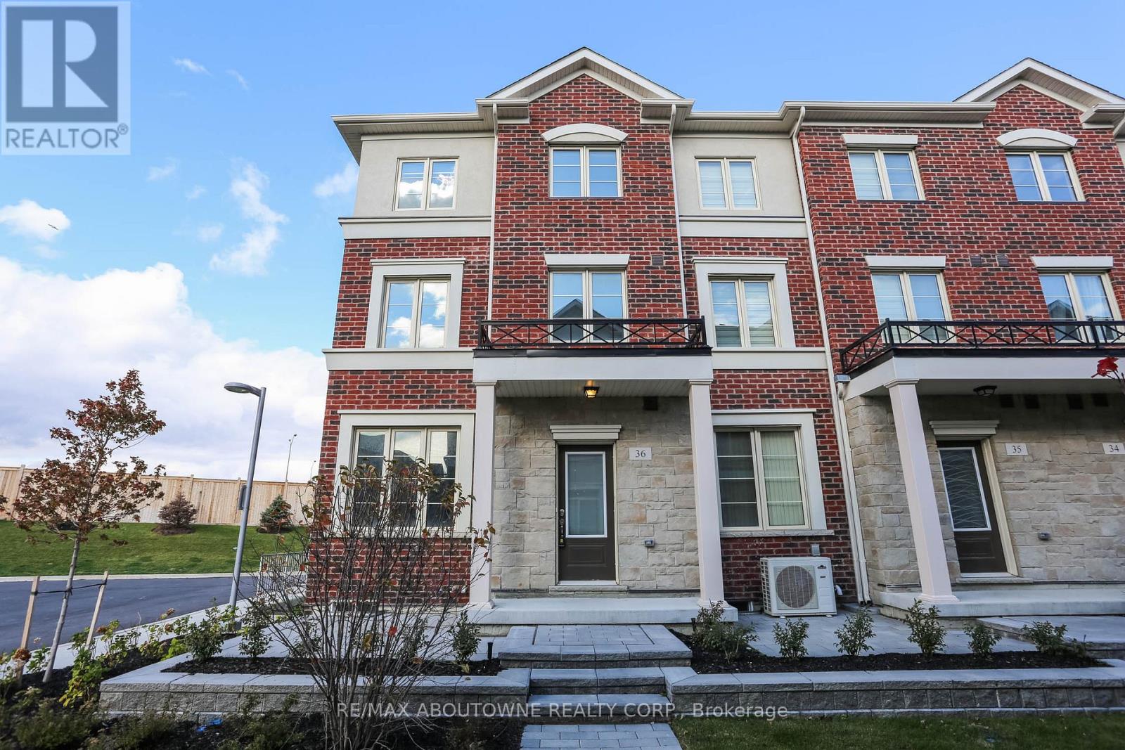 Listing photo of 36 - 636 EVANS AVENUE