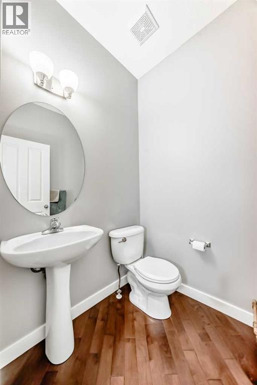 562 New Brighton Drive SE, Calgary, Alberta