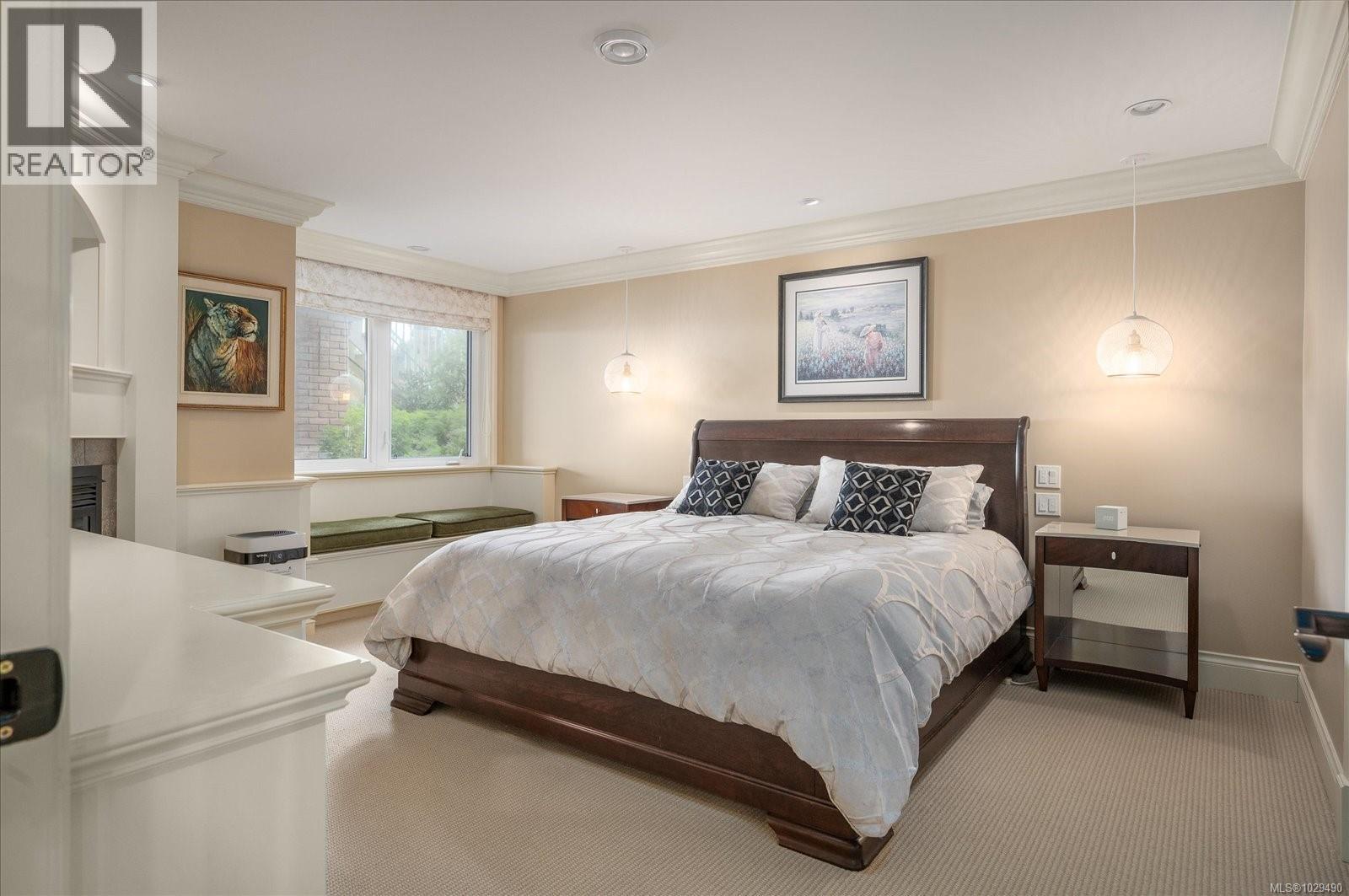 2450 AINSLEY PL - 44