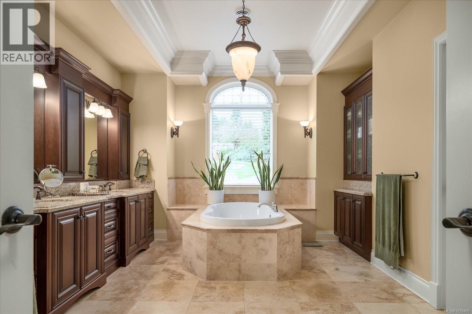 2450 AINSLEY PL - 33