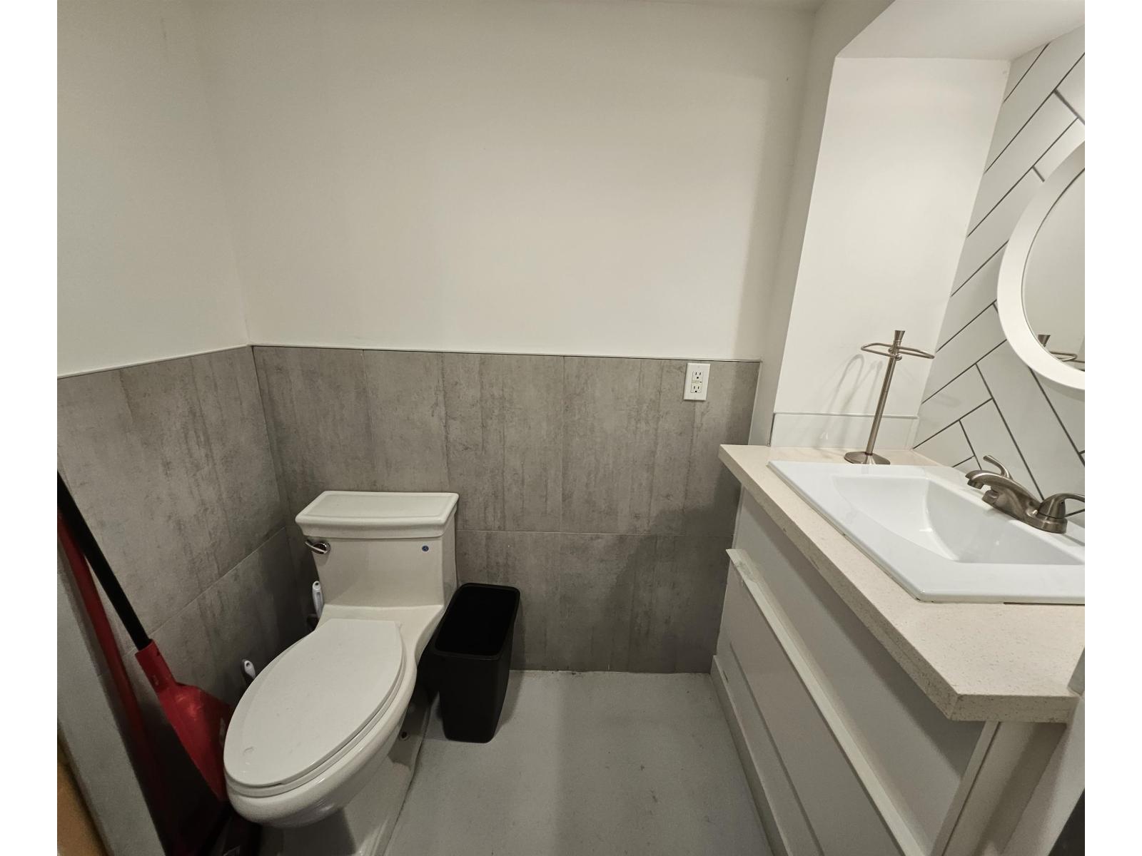 103 15505 MARINE DRIVE, White Rock