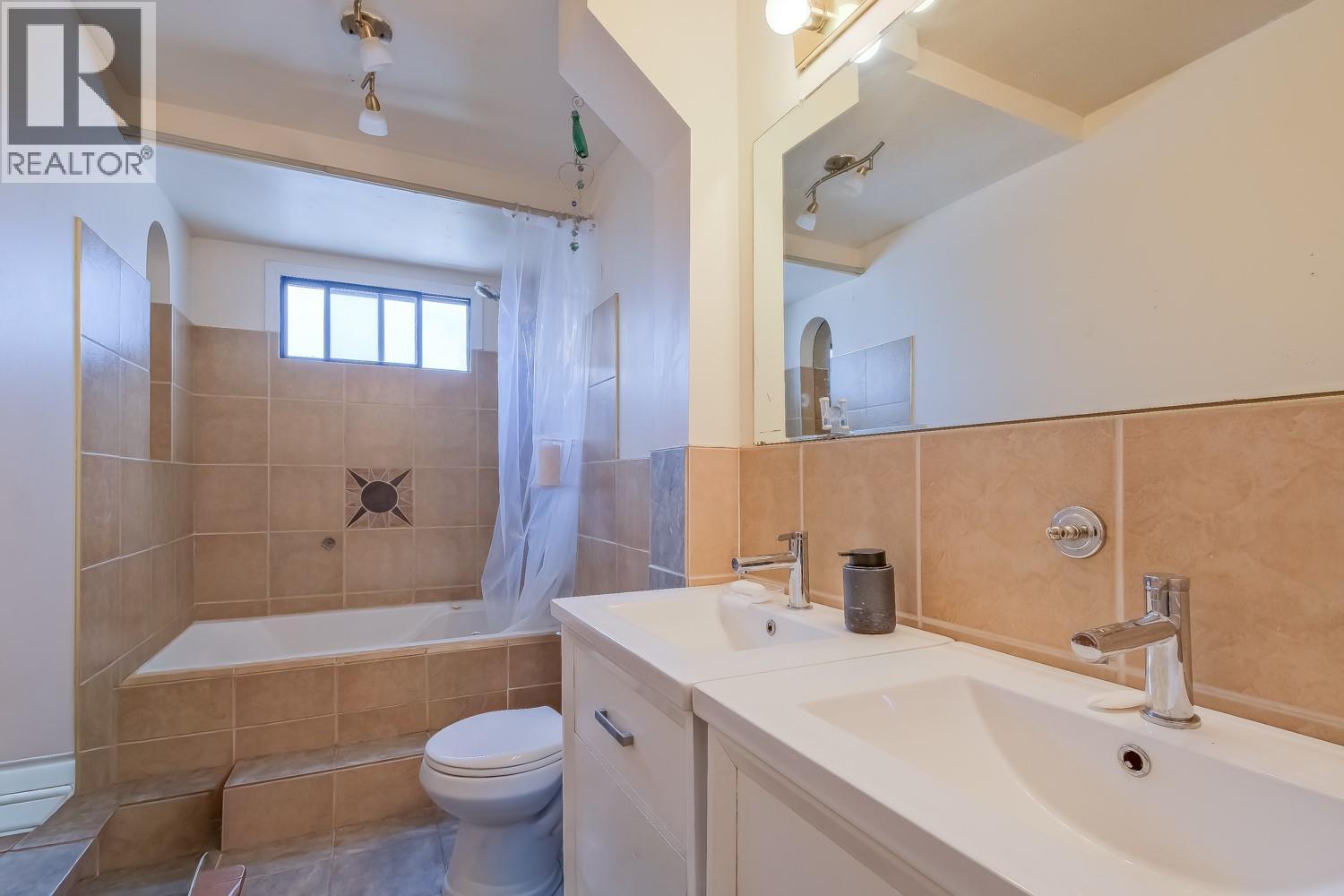 164 Arnott Place, Penticton