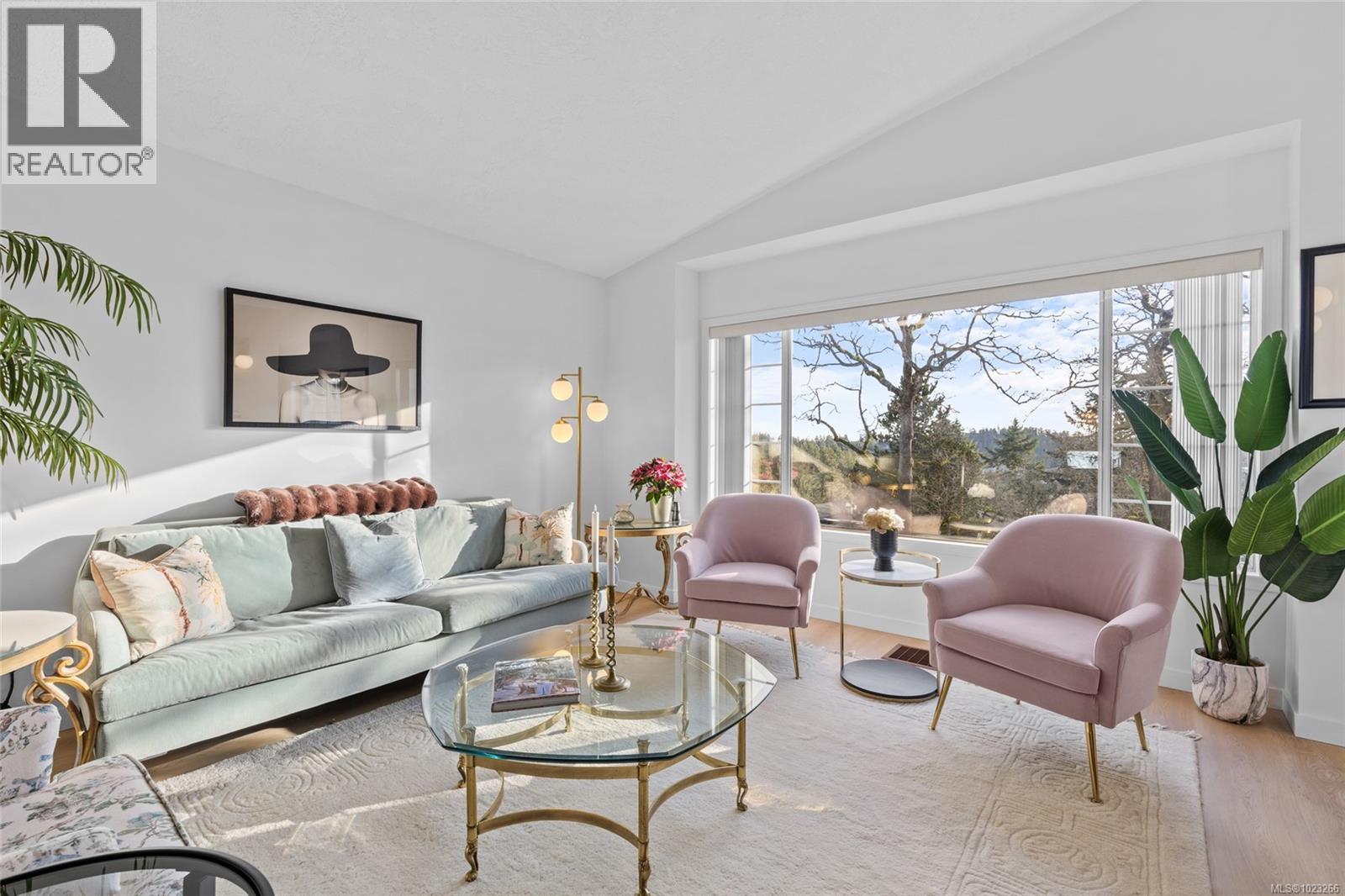 #19 901 KENTWOOD LANE - Image 2