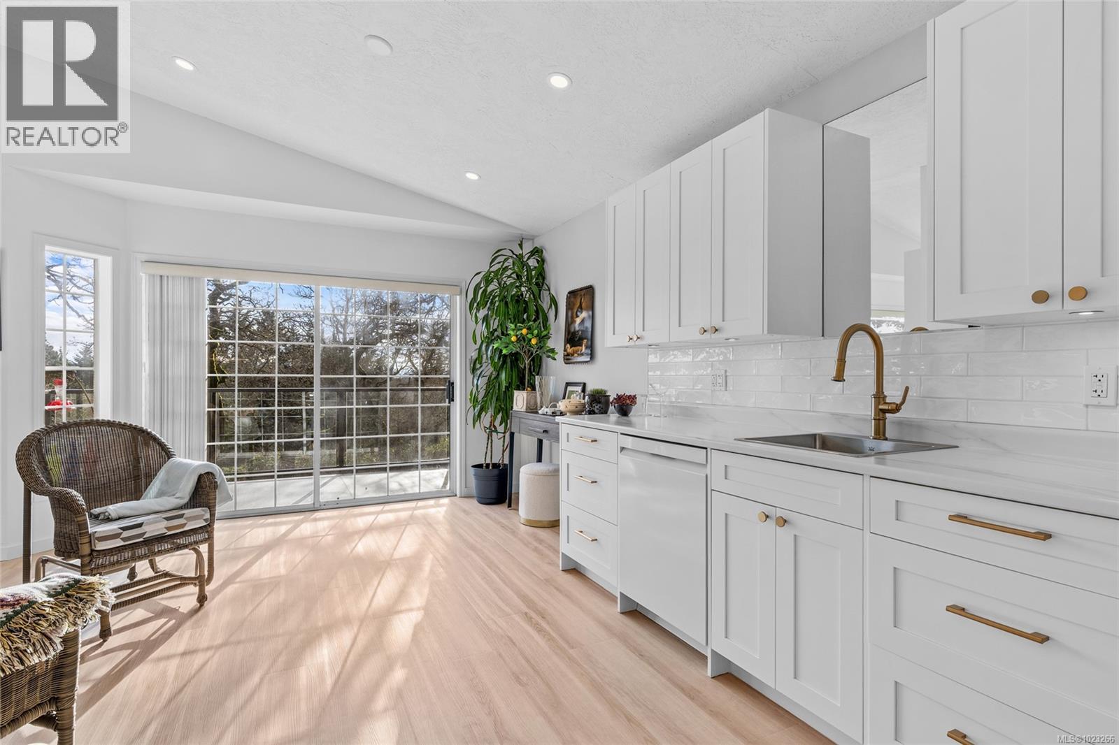 19 901 Kentwood Lane, Saanich