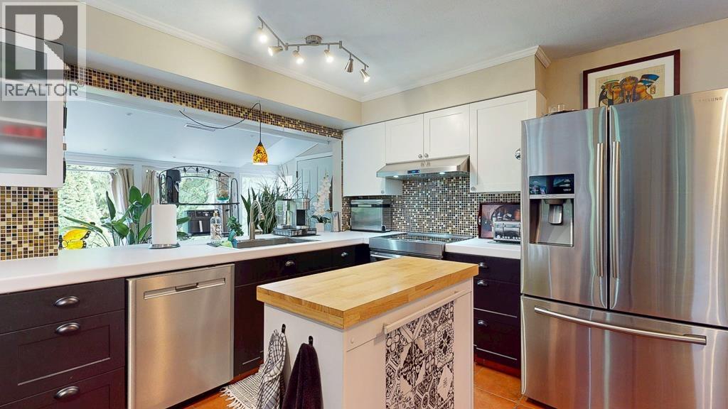 7781 HART ROAD, Halfmoon Bay