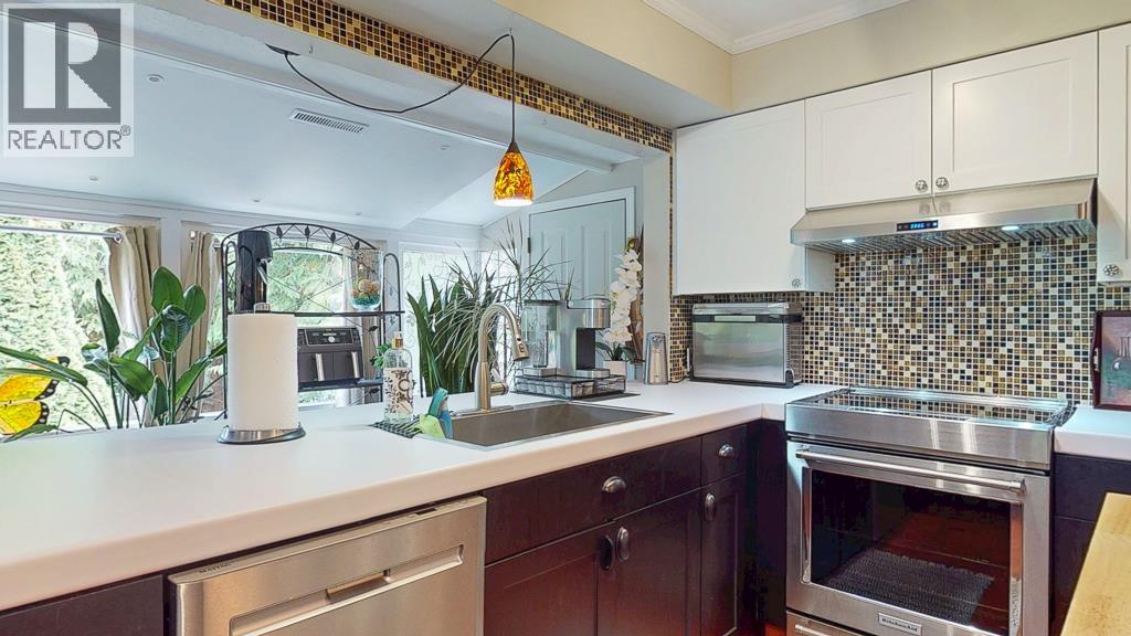 7781 HART ROAD, Halfmoon Bay