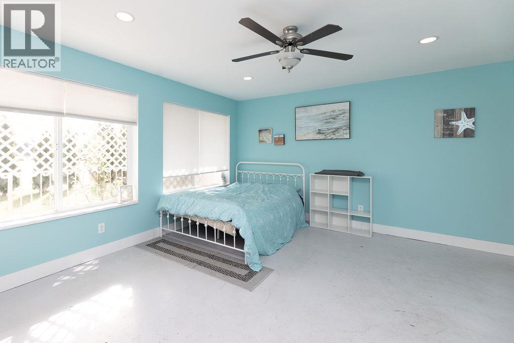 787 NORTH ROAD, Gibsons