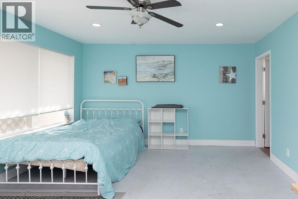 787 NORTH ROAD, Gibsons