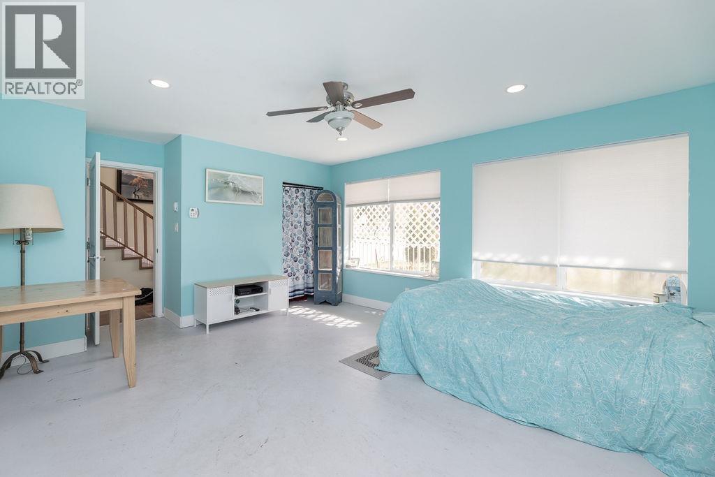 787 NORTH ROAD, Gibsons