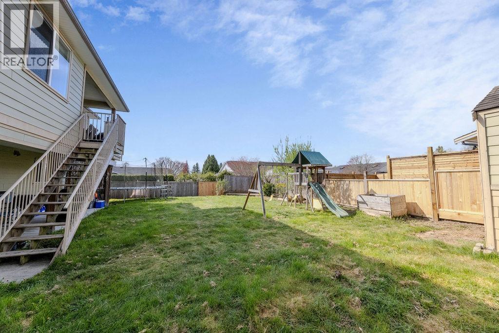 787 NORTH ROAD, Gibsons