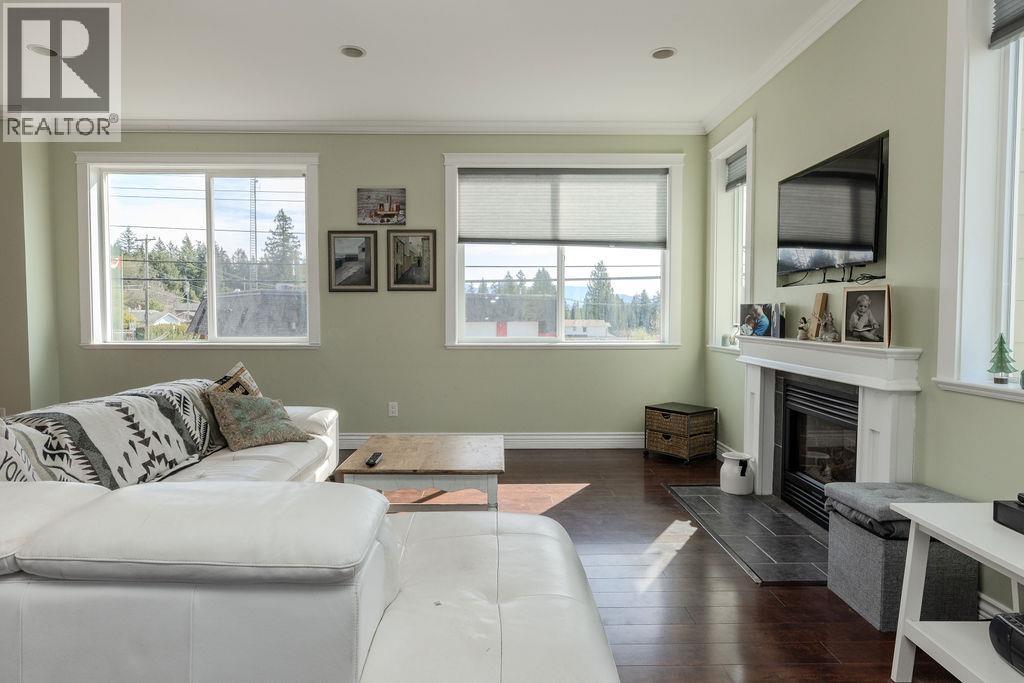 787 NORTH ROAD, Gibsons