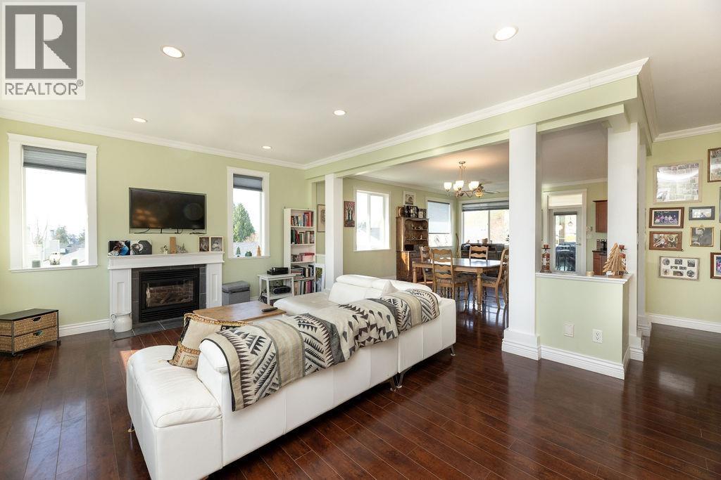 787 NORTH ROAD, Gibsons